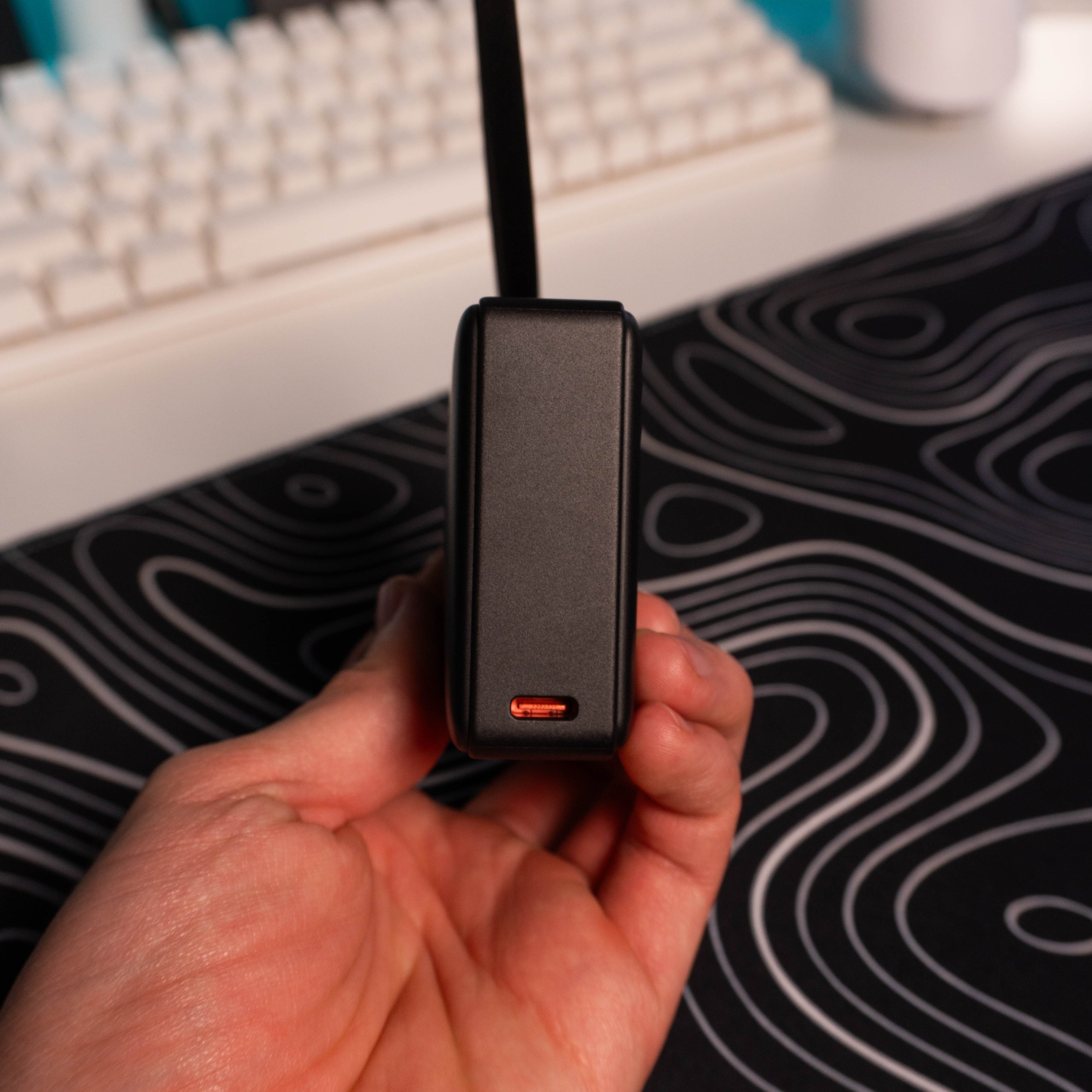 Power bank cable integrado
