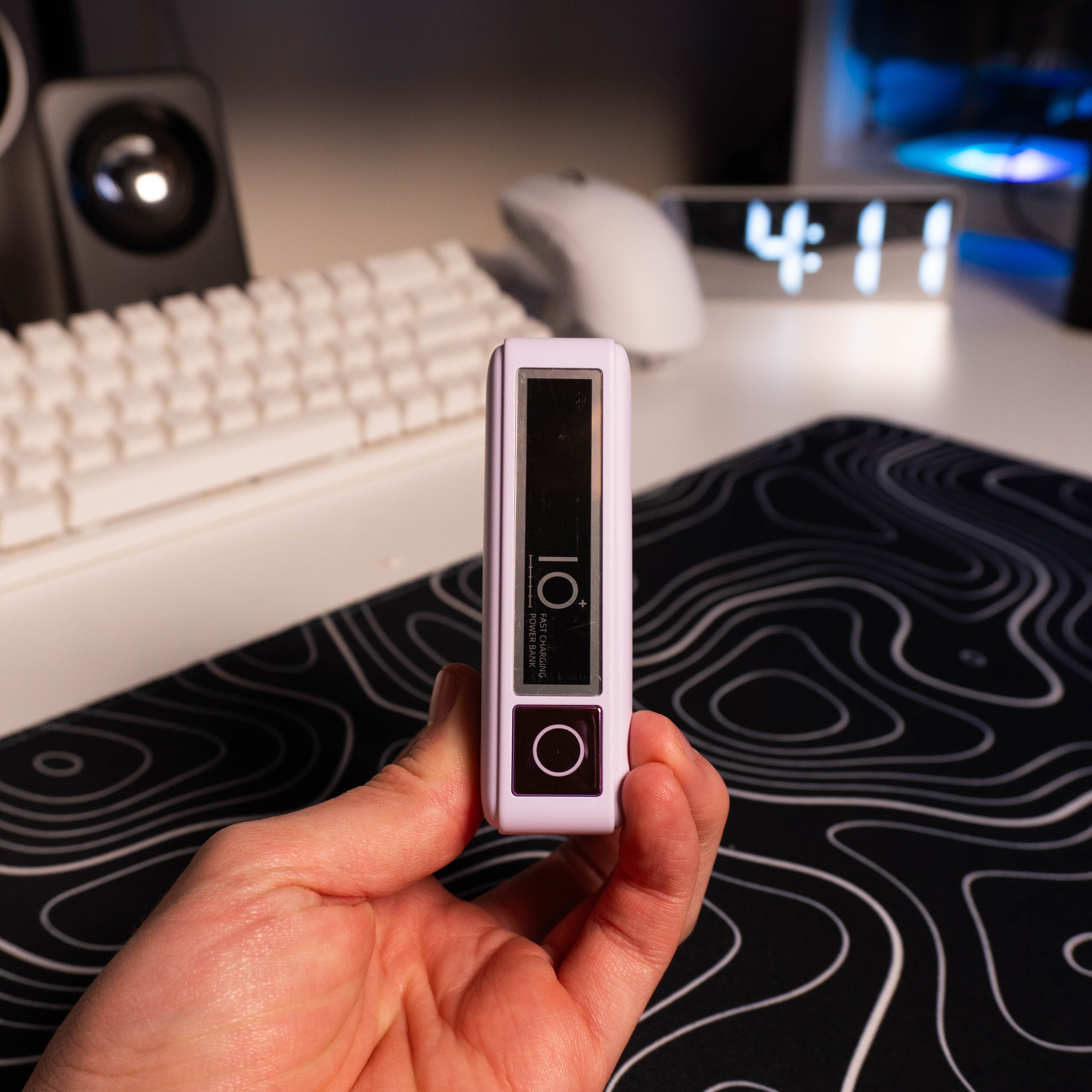 Power bank cable integrado