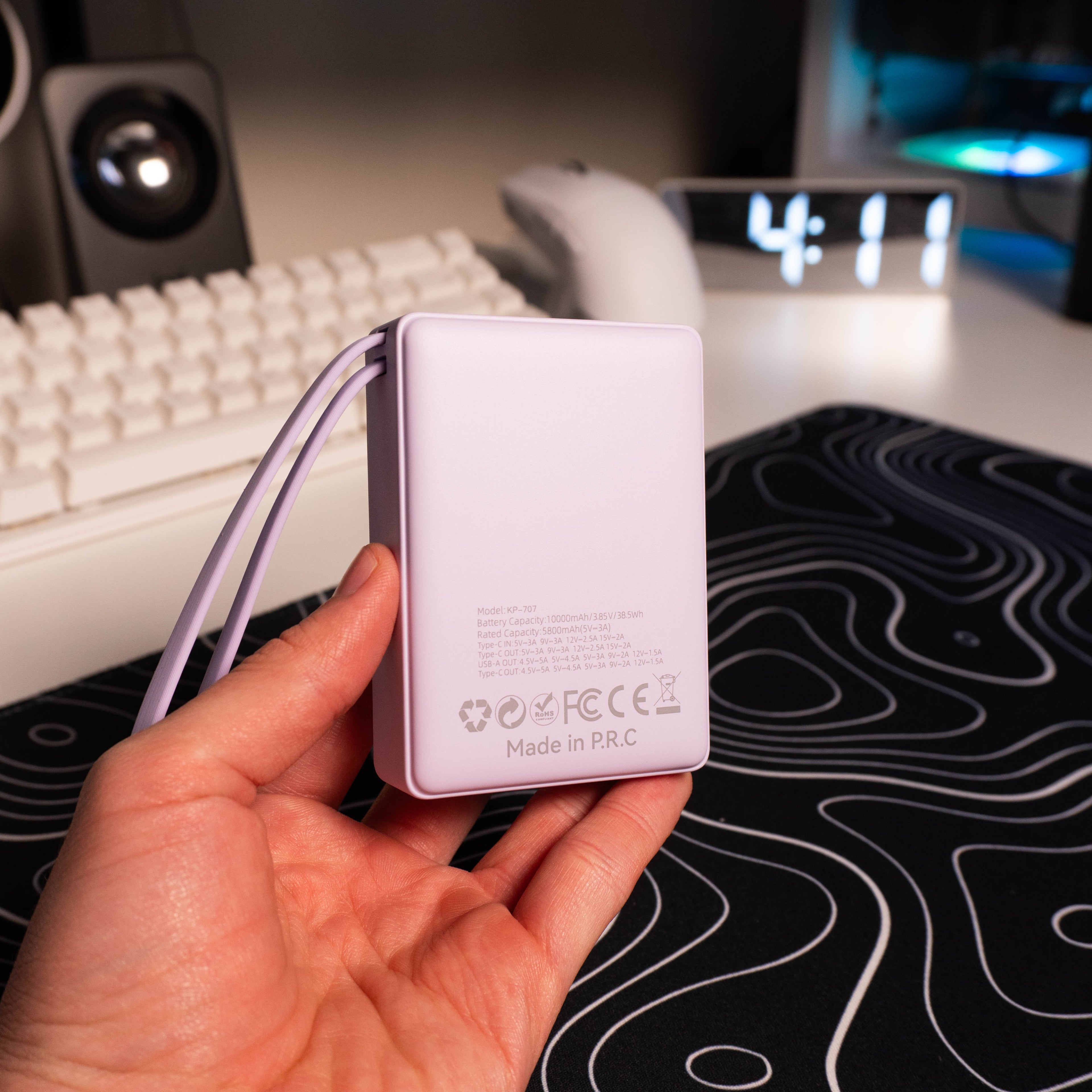 Power bank cable integrado