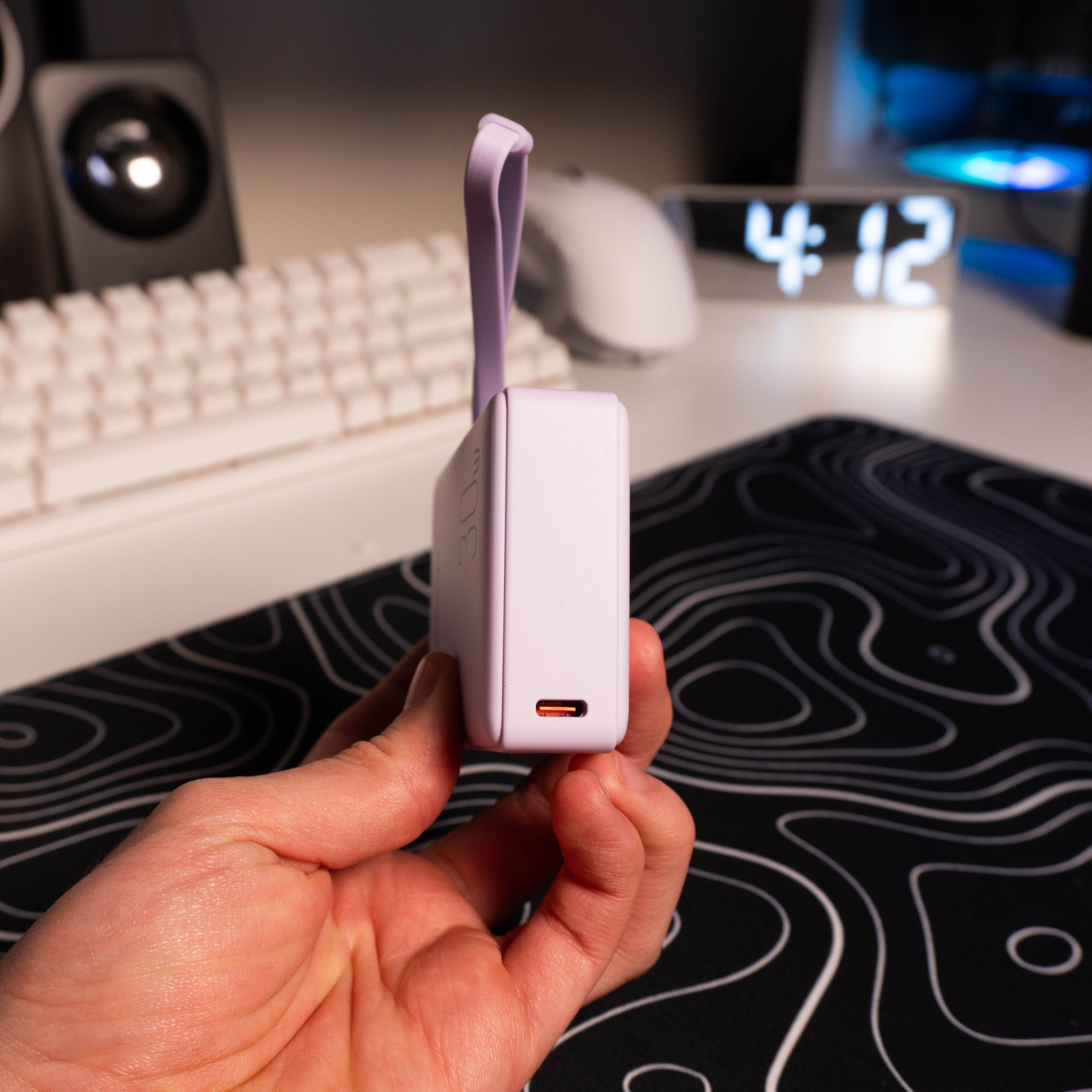 Power bank cable integrado